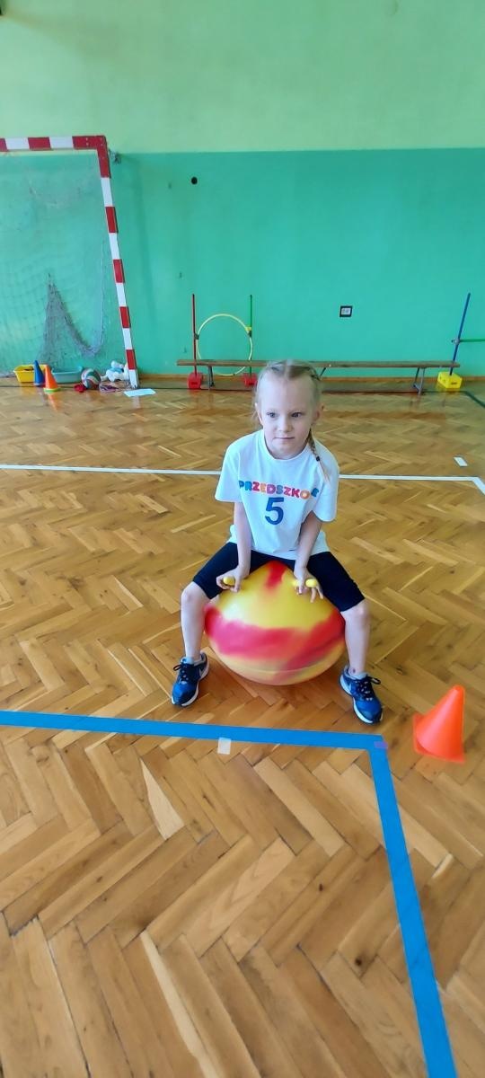 Zdjęcie w galerii na portalu naszwodzislaw.com: Sportowa olimpiada w przedszkolu w Kokoszycach [FOTO] wiadomości z regionu