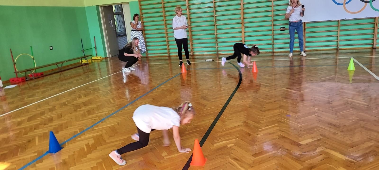 Zdjęcie w galerii na portalu naszwodzislaw.com: Sportowa olimpiada w przedszkolu w Kokoszycach [FOTO] wiadomości z regionu