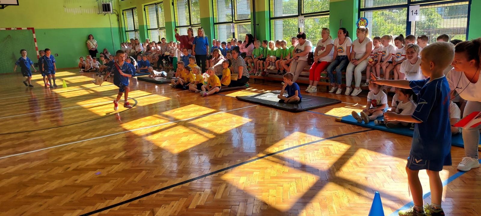 Zdjęcie w galerii na portalu naszwodzislaw.com: Sportowa olimpiada w przedszkolu w Kokoszycach [FOTO] wiadomości z regionu