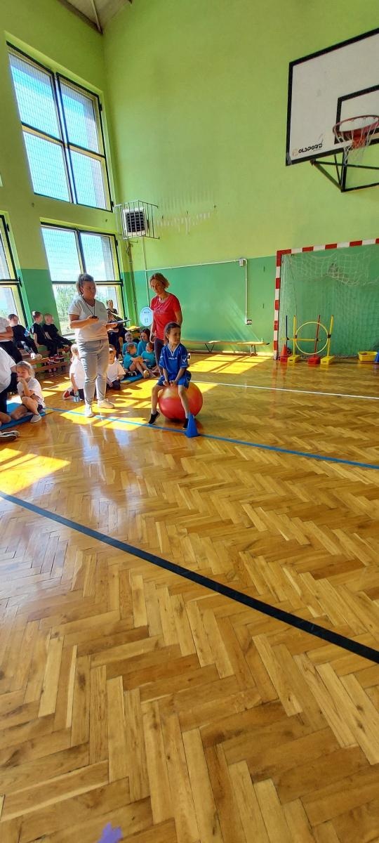 Zdjęcie w galerii na portalu naszwodzislaw.com: Sportowa olimpiada w przedszkolu w Kokoszycach [FOTO] wiadomości z regionu