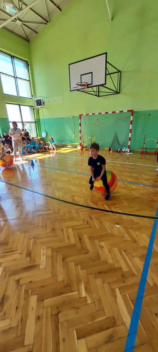 Zdjęcie w galerii na portalu naszwodzislaw.com: Sportowa olimpiada w przedszkolu w Kokoszycach [FOTO] wiadomości z regionu
