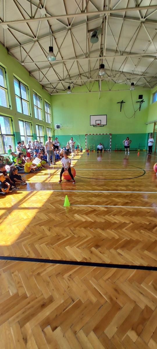Zdjęcie w galerii na portalu naszwodzislaw.com: Sportowa olimpiada w przedszkolu w Kokoszycach [FOTO] wiadomości z regionu