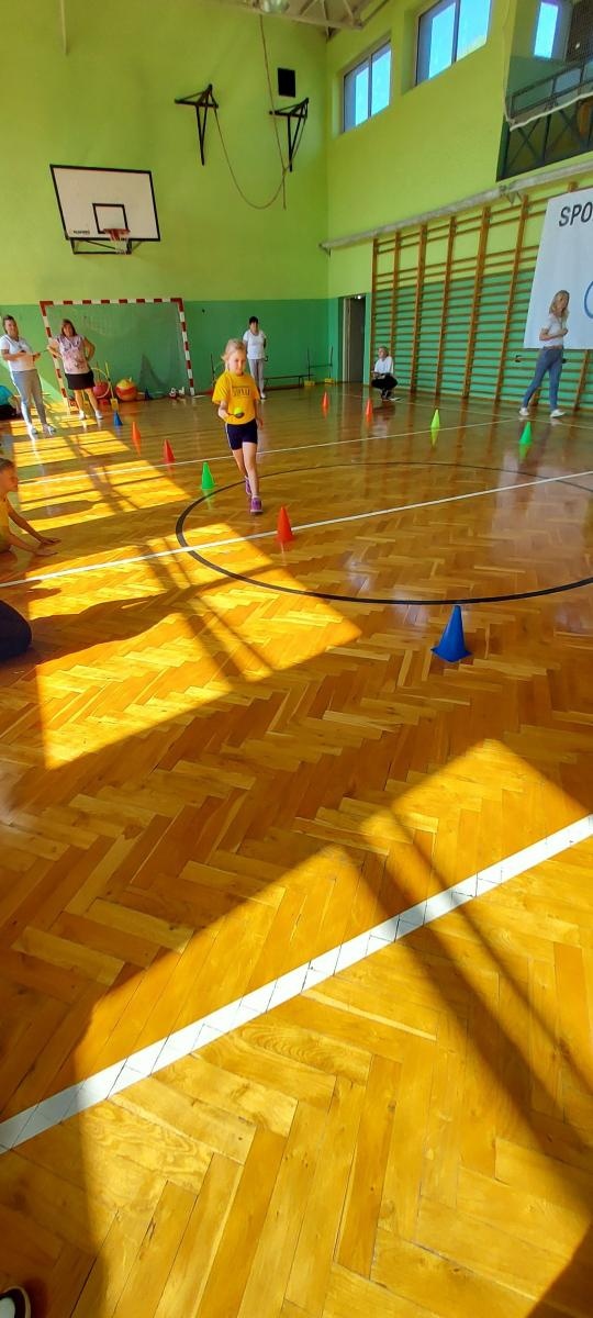 Zdjęcie w galerii na portalu naszwodzislaw.com: Sportowa olimpiada w przedszkolu w Kokoszycach [FOTO] wiadomości z regionu