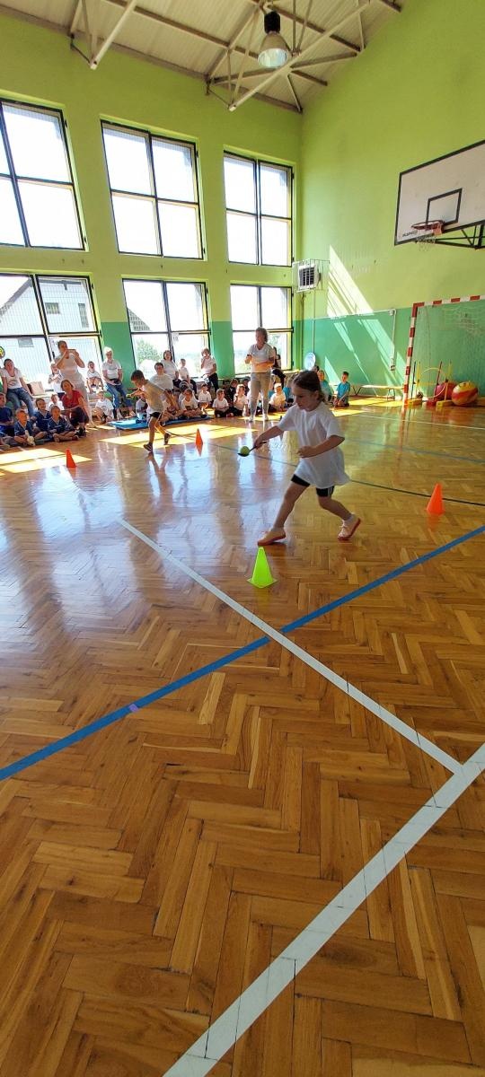 Zdjęcie w galerii na portalu naszwodzislaw.com: Sportowa olimpiada w przedszkolu w Kokoszycach [FOTO] wiadomości z regionu