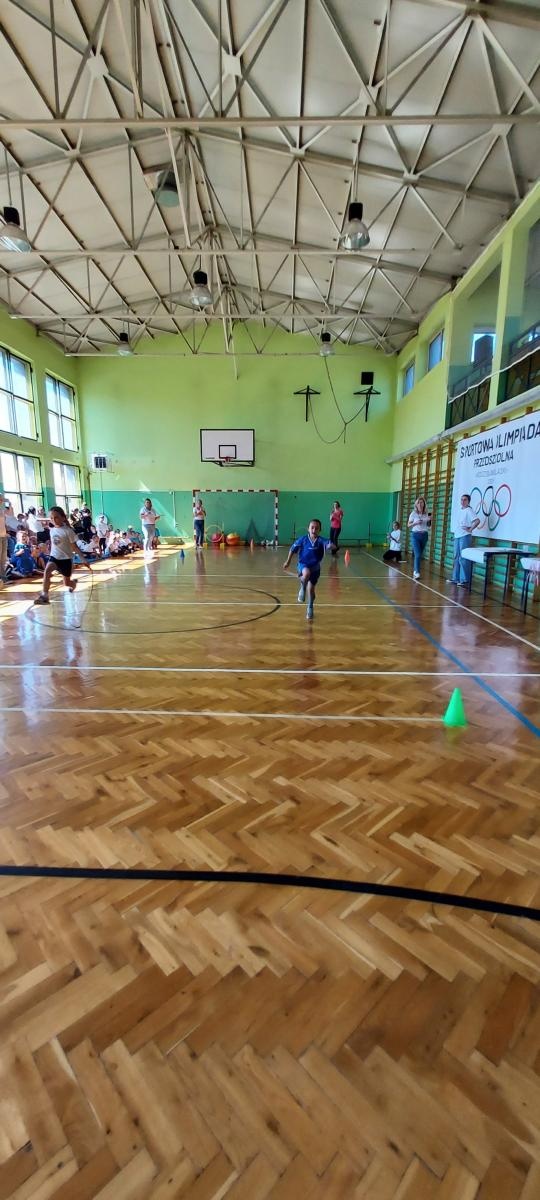 Zdjęcie w galerii na portalu naszwodzislaw.com: Sportowa olimpiada w przedszkolu w Kokoszycach [FOTO] wiadomości z regionu