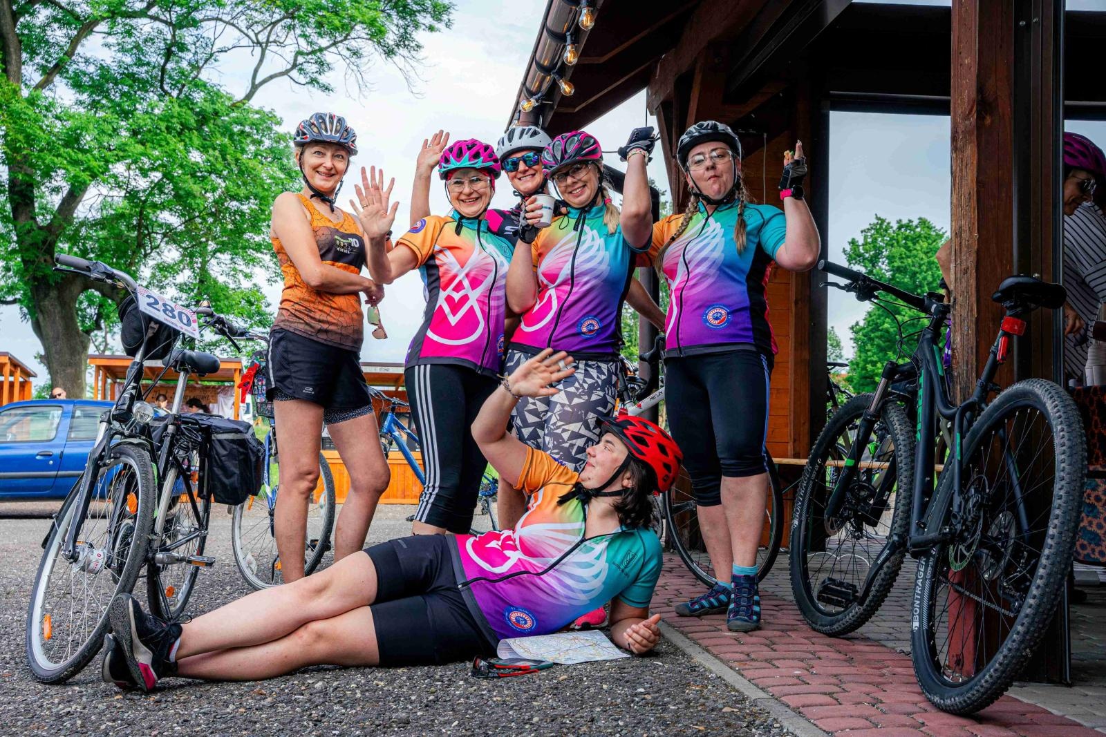 Zdjęcie w galerii na portalu naszwodzislaw.com: Dwa dni świetnej zabawy. Rowerzyści z pogranicza tłumnie odwiedzili Godów [FOTO] wiadomości z regionu