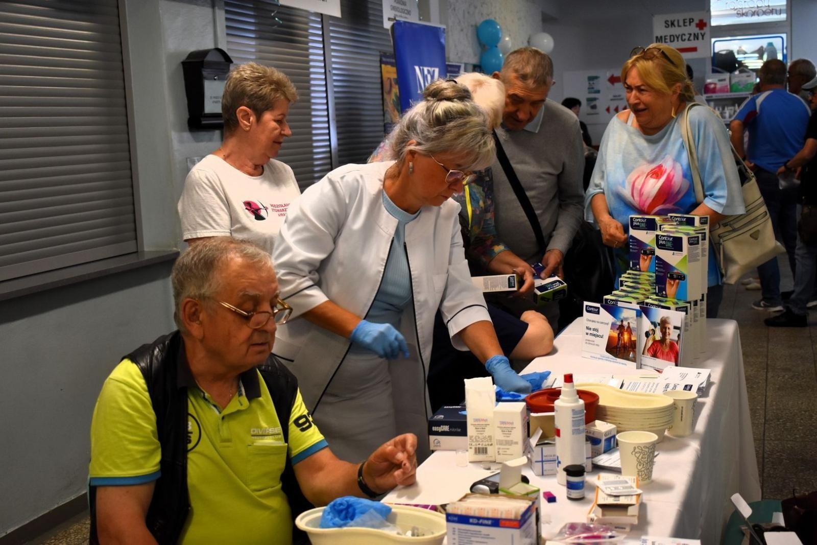 Zdjęcie w galerii na portalu naszwodzislaw.com: Ogromne zainteresowanie Dniem Pacjenta Szpitala Powiatowego [FOTO] wiadomości z regionu