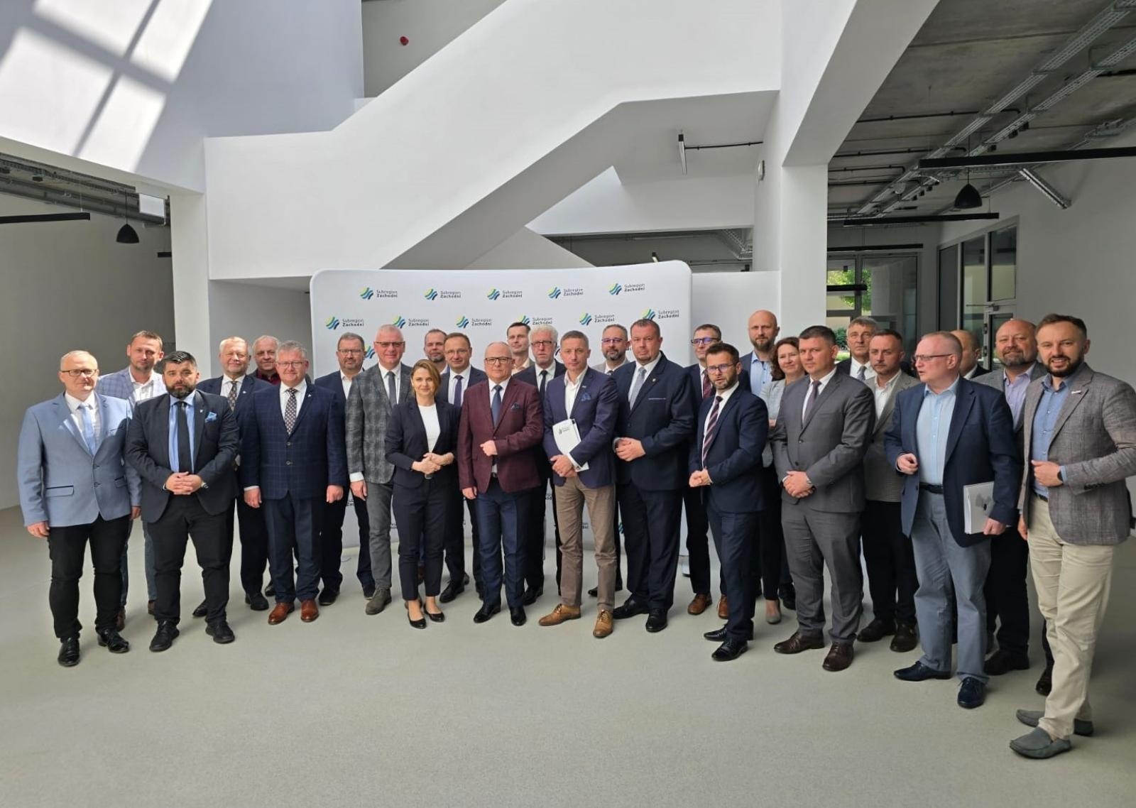 Zdjęcie w galerii na portalu naszwodzislaw.com: Nowe władze w Subregionie Zachodnim wiadomości z regionu