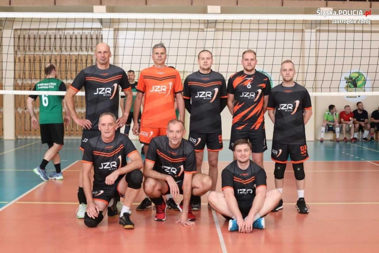Zdjęcie w galerii na portalu naszwodzislaw.com: Policjanci z Wodzisławia Śląskiego na turnieju siatkarskim w Jastrzębiu-Zdroju wiadomości z regionu
