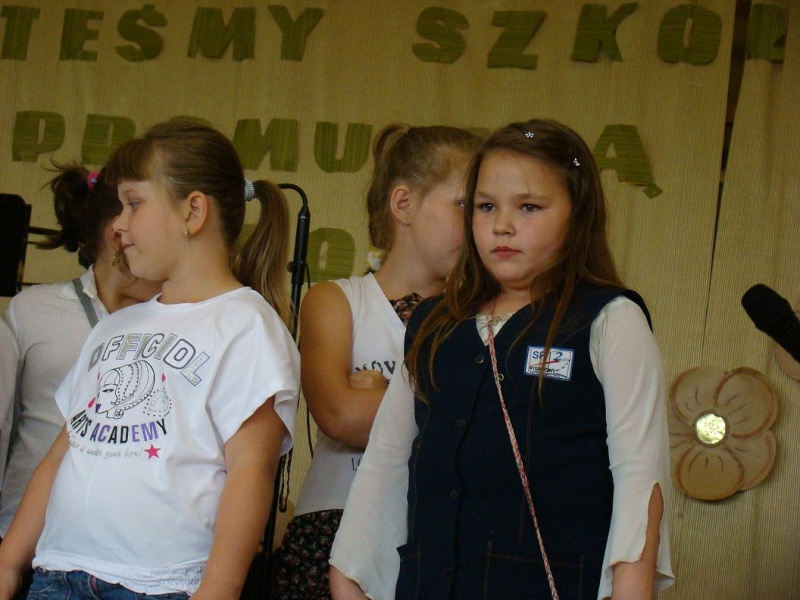 Zdjęcie w galerii na portalu naszwodzislaw.com: Nauczyciele sami upiekli chleb  wiadomości z regionu