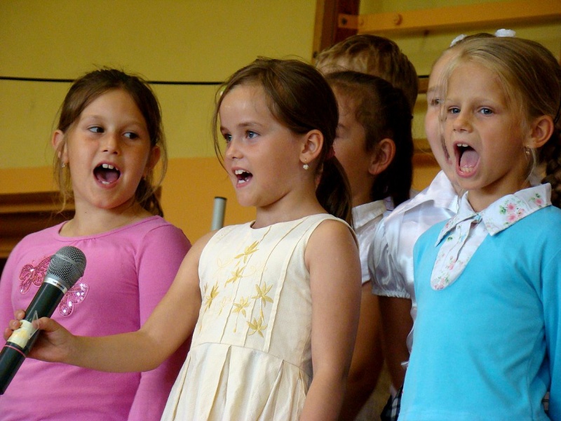 Zdjęcie w galerii na portalu naszwodzislaw.com: Nauczyciele sami upiekli chleb  wiadomości z regionu