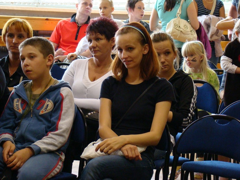 Zdjęcie w galerii na portalu naszwodzislaw.com: Nauczyciele sami upiekli chleb  wiadomości z regionu