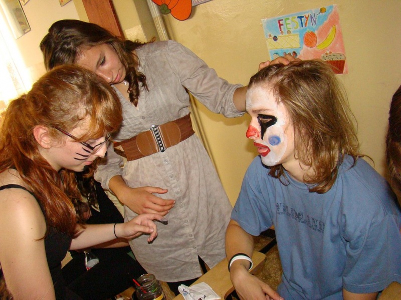 Zdjęcie w galerii na portalu naszwodzislaw.com: Nauczyciele sami upiekli chleb  wiadomości z regionu