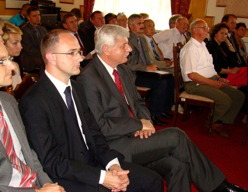 Zdjęcie w galerii na portalu naszwodzislaw.com: Zaczęło się od współpracy biznesowej wiadomości z regionu