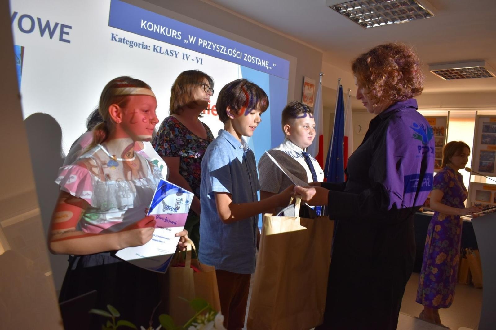 Zdjęcie w galerii na portalu naszwodzislaw.com: Zawodowo i z pasją podchodzą do kształcenia [FOTO] wiadomości z regionu