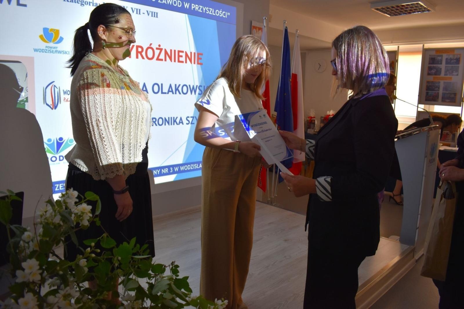 Zdjęcie w galerii na portalu naszwodzislaw.com: Zawodowo i z pasją podchodzą do kształcenia [FOTO] wiadomości z regionu