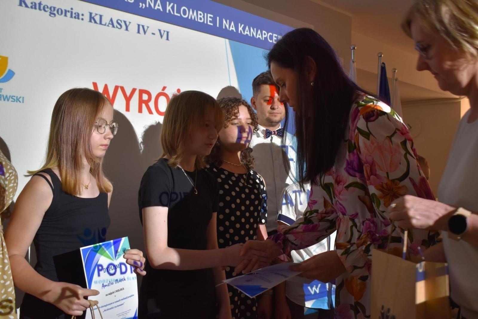 Zdjęcie w galerii na portalu naszwodzislaw.com: Zawodowo i z pasją podchodzą do kształcenia [FOTO] wiadomości z regionu