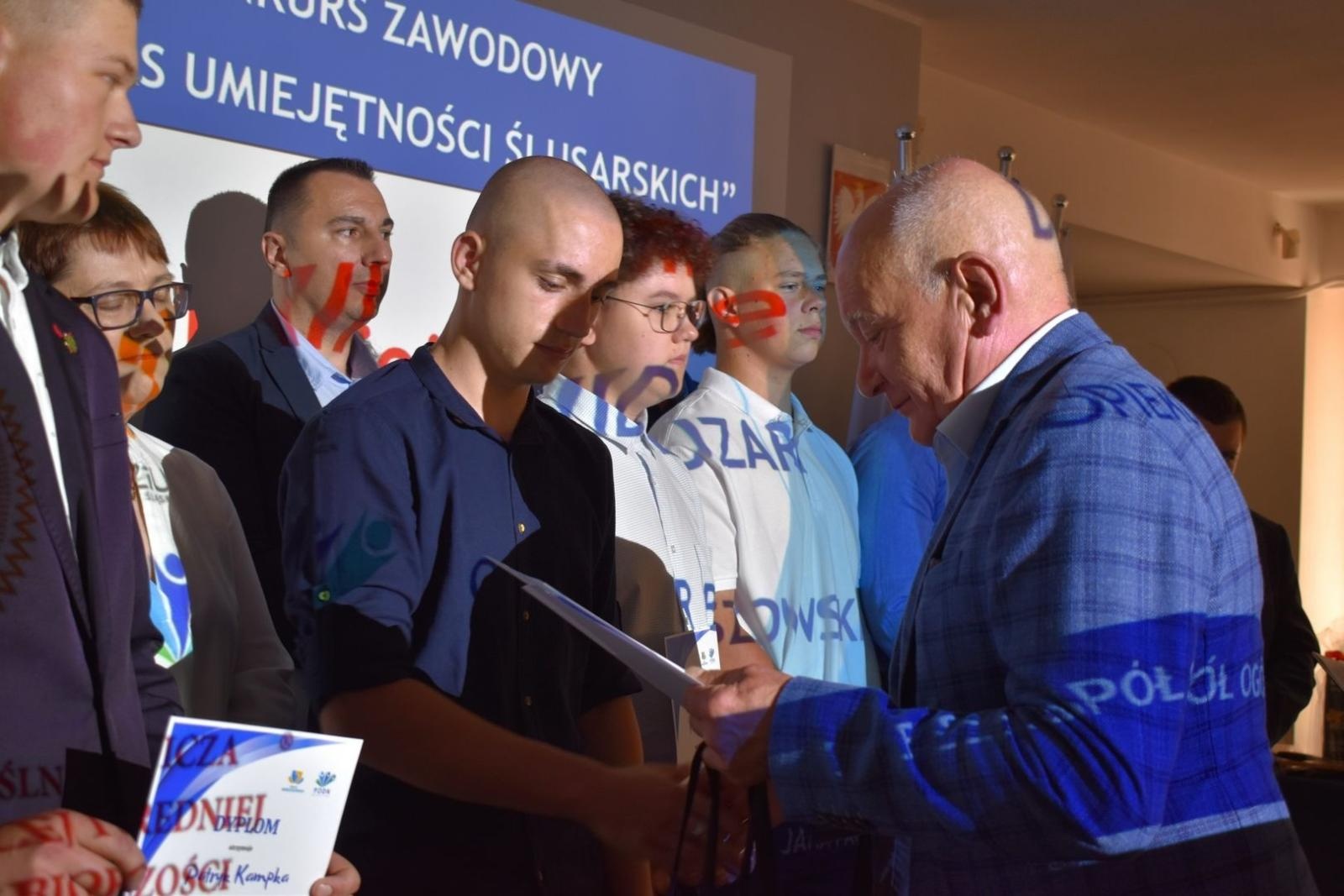 Zdjęcie w galerii na portalu naszwodzislaw.com: Zawodowo i z pasją podchodzą do kształcenia [FOTO] wiadomości z regionu