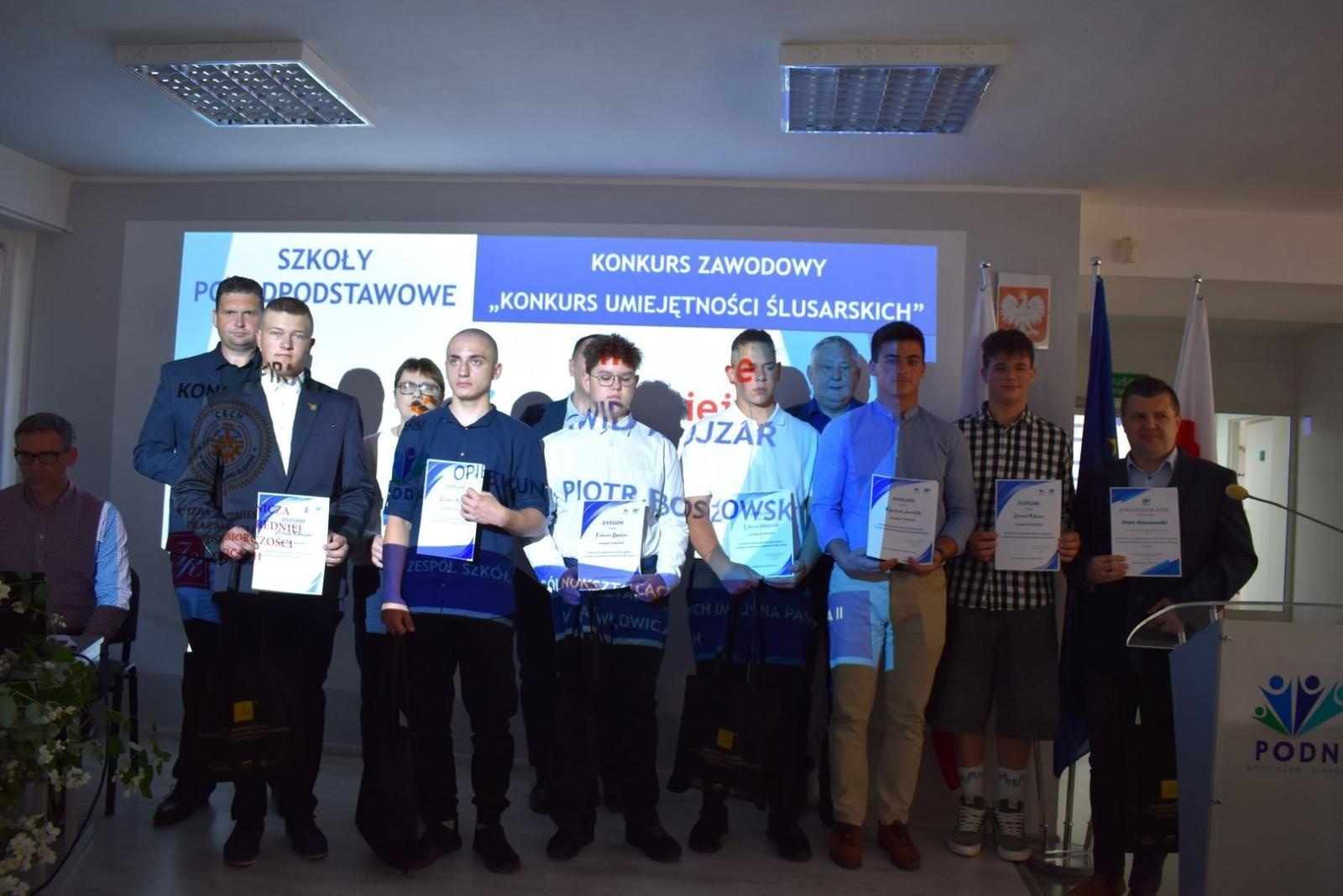 Zdjęcie w galerii na portalu naszwodzislaw.com: Zawodowo i z pasją podchodzą do kształcenia [FOTO] wiadomości z regionu