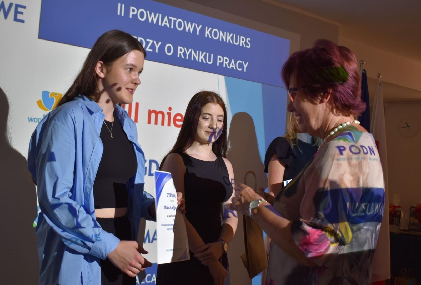 Zdjęcie w galerii na portalu naszwodzislaw.com: Zawodowo i z pasją podchodzą do kształcenia [FOTO] wiadomości z regionu