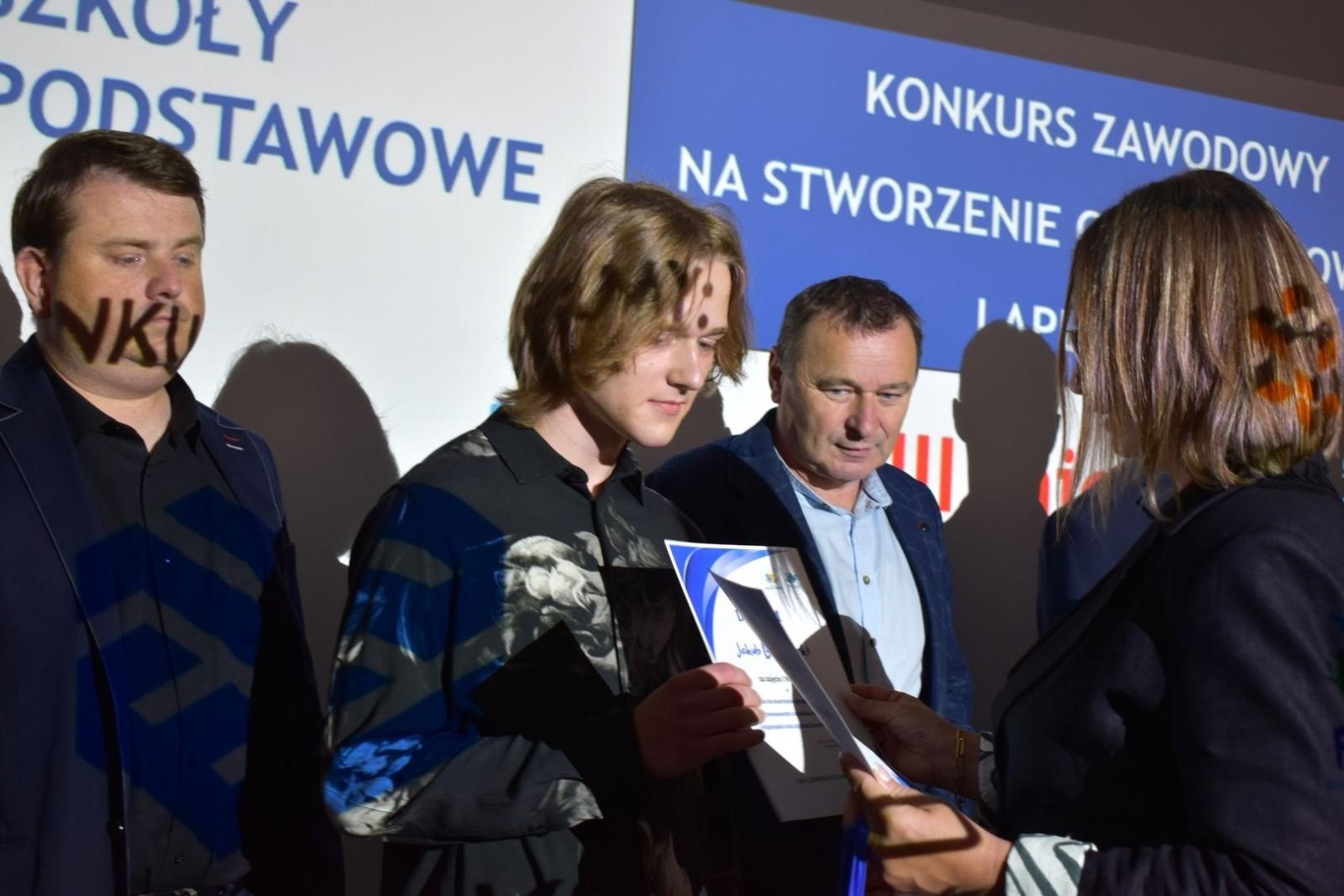 Zdjęcie w galerii na portalu naszwodzislaw.com: Zawodowo i z pasją podchodzą do kształcenia [FOTO] wiadomości z regionu