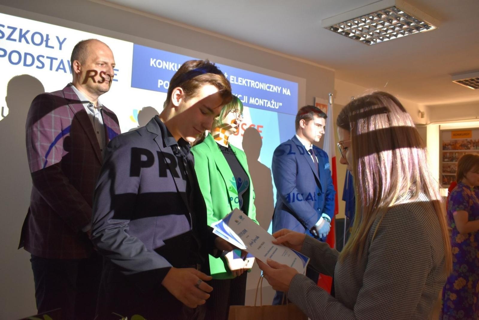 Zdjęcie w galerii na portalu naszwodzislaw.com: Zawodowo i z pasją podchodzą do kształcenia [FOTO] wiadomości z regionu