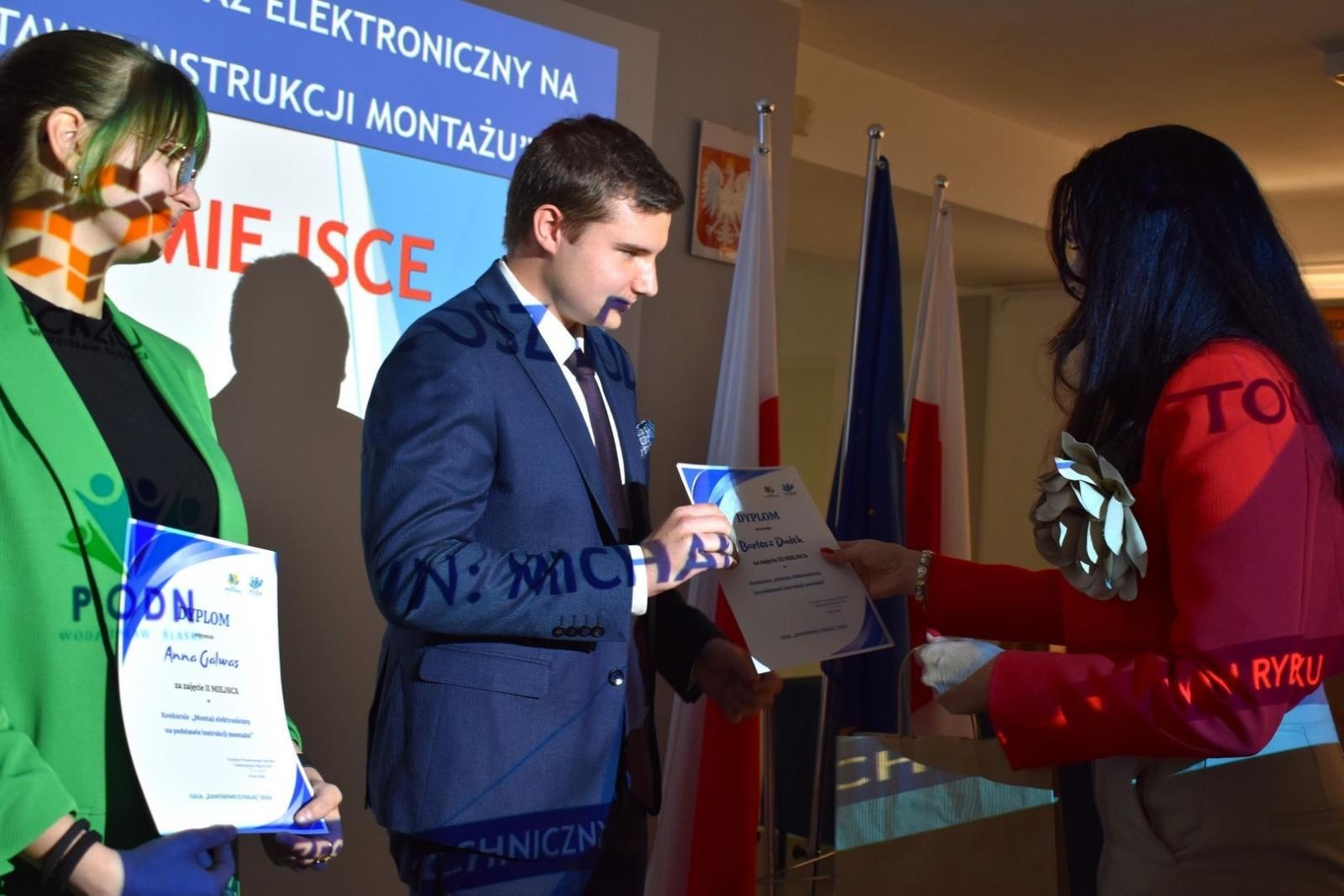 Zdjęcie w galerii na portalu naszwodzislaw.com: Zawodowo i z pasją podchodzą do kształcenia [FOTO] wiadomości z regionu