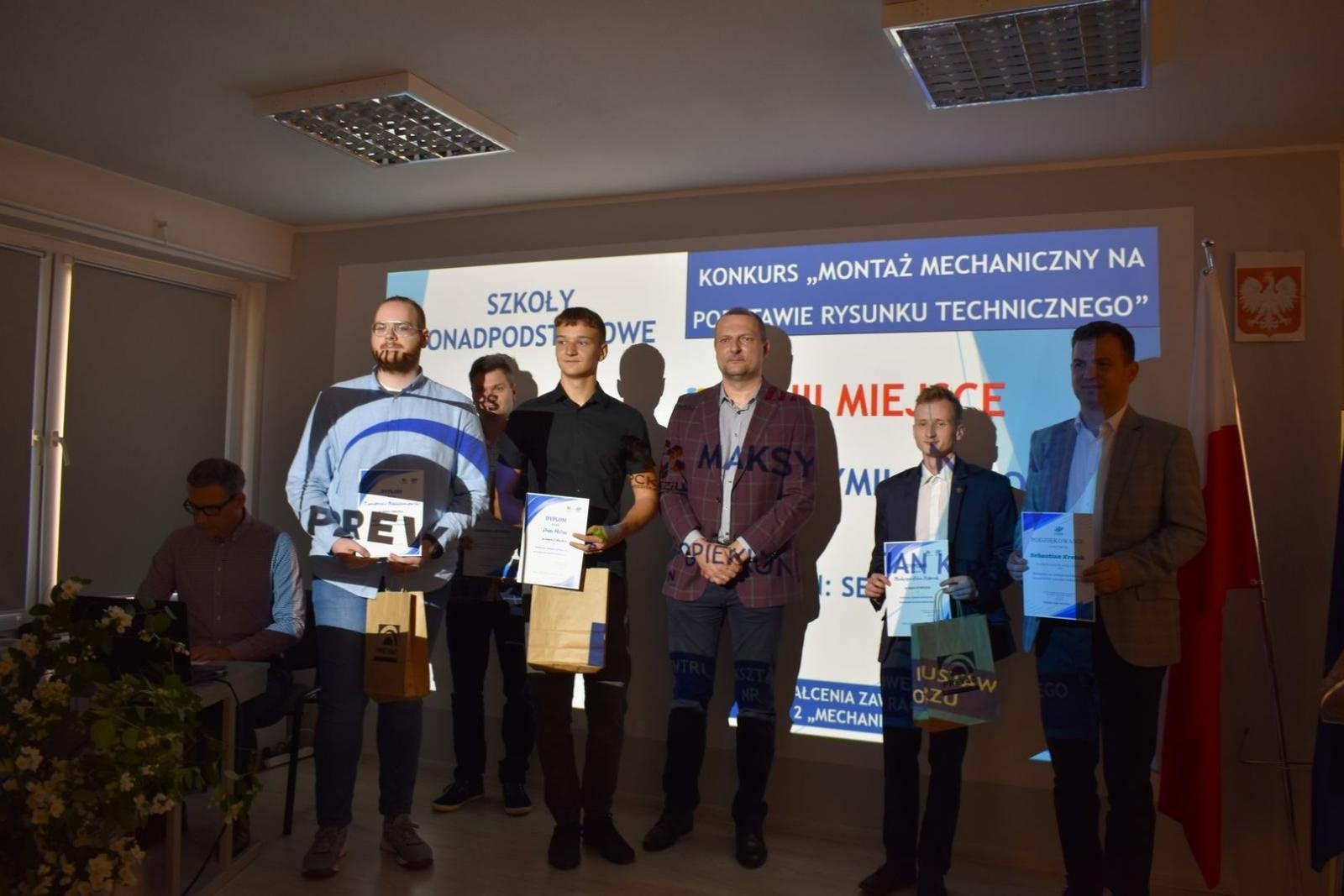 Zdjęcie w galerii na portalu naszwodzislaw.com: Zawodowo i z pasją podchodzą do kształcenia [FOTO] wiadomości z regionu