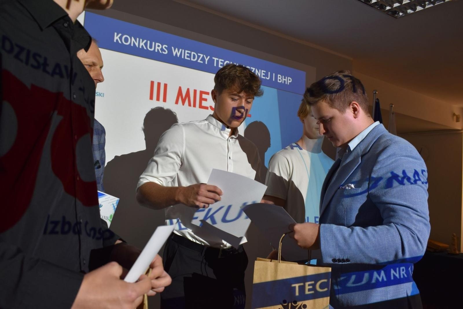 Zdjęcie w galerii na portalu naszwodzislaw.com: Zawodowo i z pasją podchodzą do kształcenia [FOTO] wiadomości z regionu