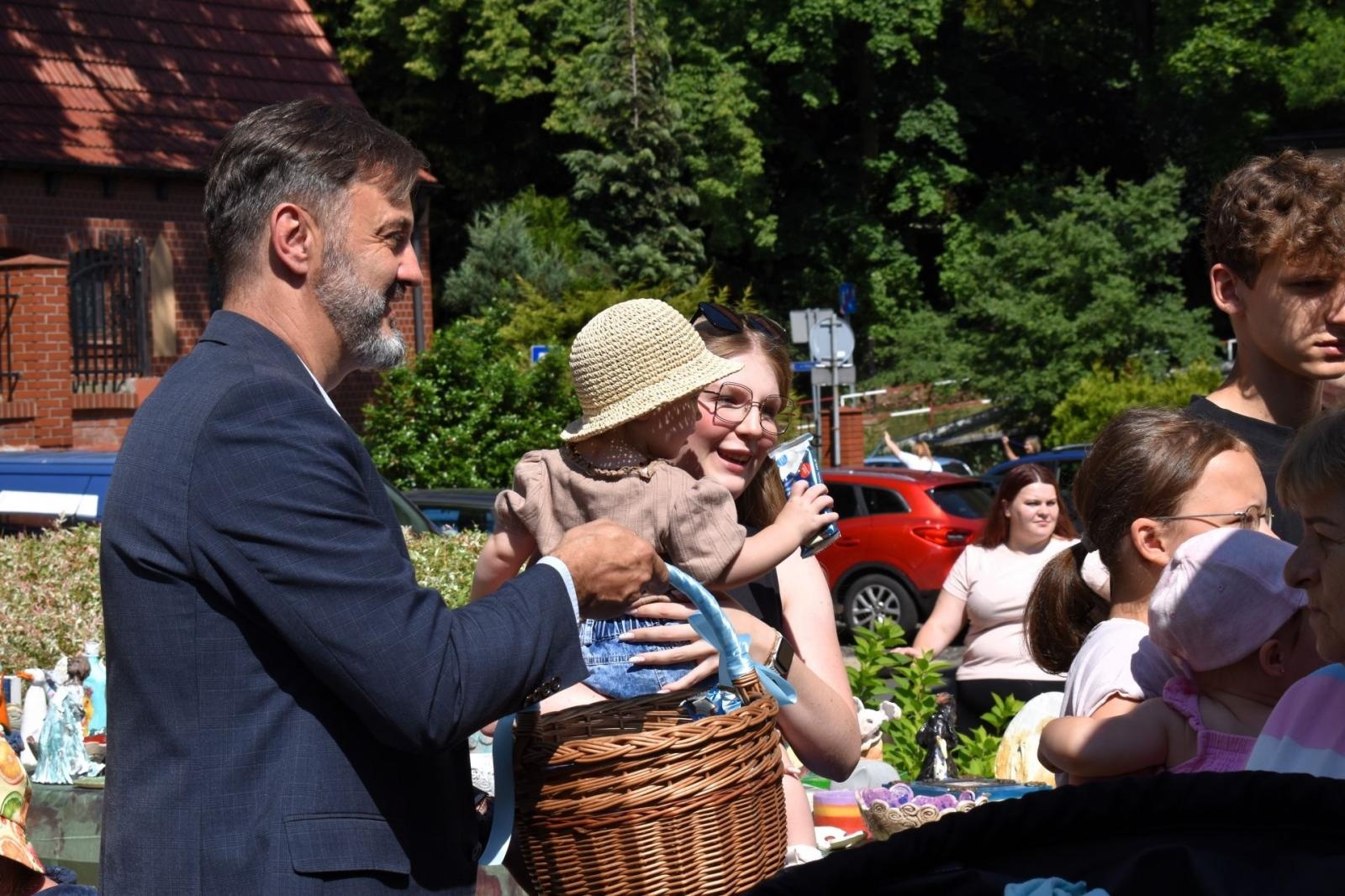 Zdjęcie w galerii na portalu naszwodzislaw.com: Moc atrakcji na Festynie z rodziną zastępczą wiadomości z regionu