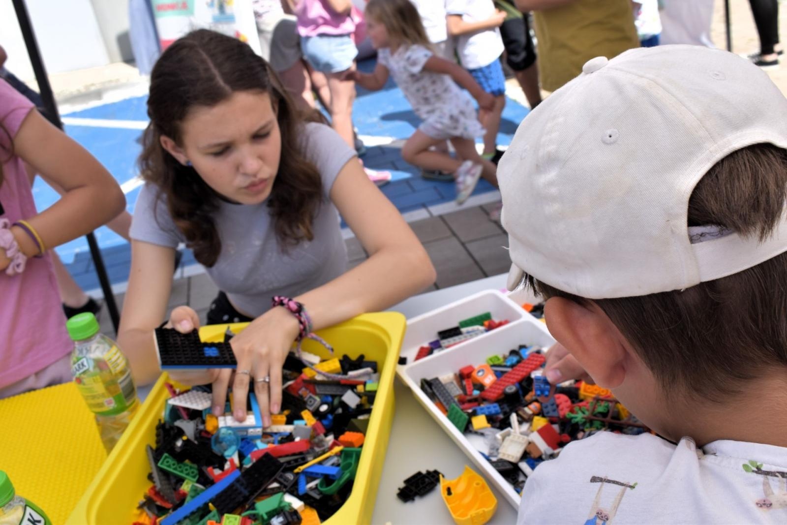 Zdjęcie w galerii na portalu naszwodzislaw.com: Moc atrakcji na Festynie z rodziną zastępczą wiadomości z regionu
