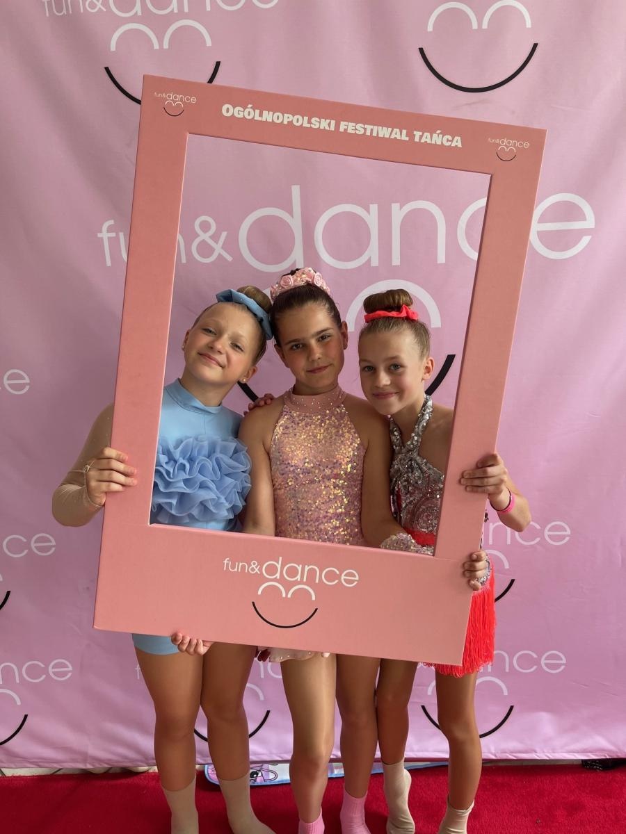 Zdjęcie w galerii na portalu naszwodzislaw.com: 20 medali dla zespołu Miraż w Mysłowicach wiadomości z regionu