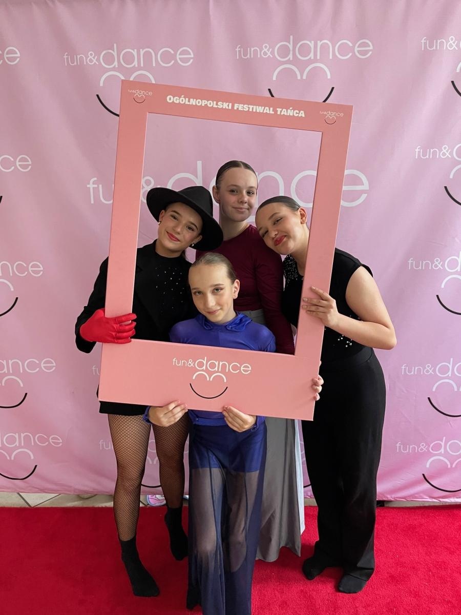 Zdjęcie w galerii na portalu naszwodzislaw.com: 20 medali dla zespołu Miraż w Mysłowicach wiadomości z regionu