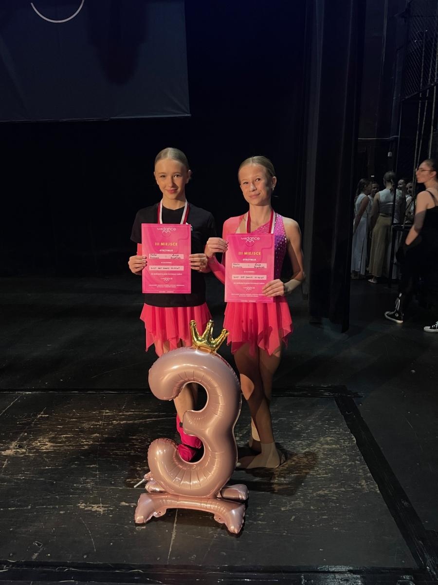 Zdjęcie w galerii na portalu naszwodzislaw.com: 20 medali dla zespołu Miraż w Mysłowicach wiadomości z regionu