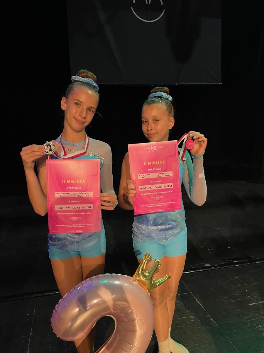 Zdjęcie w galerii na portalu naszwodzislaw.com: 20 medali dla zespołu Miraż w Mysłowicach wiadomości z regionu