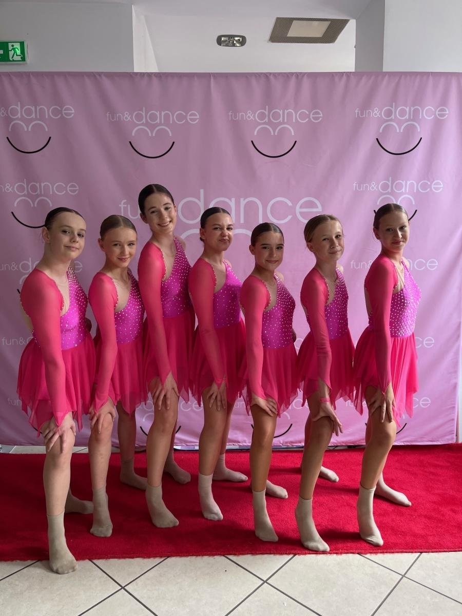 Zdjęcie w galerii na portalu naszwodzislaw.com: 20 medali dla zespołu Miraż w Mysłowicach wiadomości z regionu