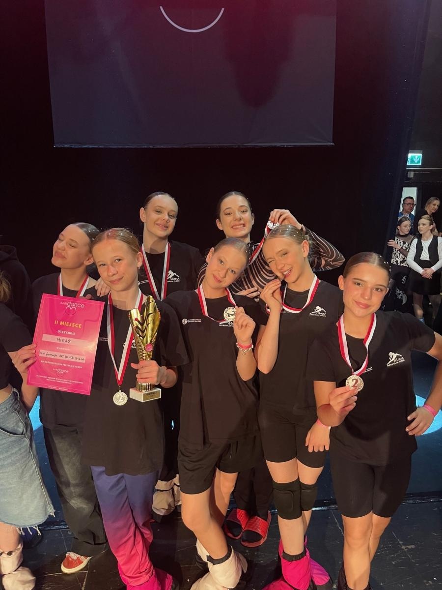 Zdjęcie w galerii na portalu naszwodzislaw.com: 20 medali dla zespołu Miraż w Mysłowicach wiadomości z regionu