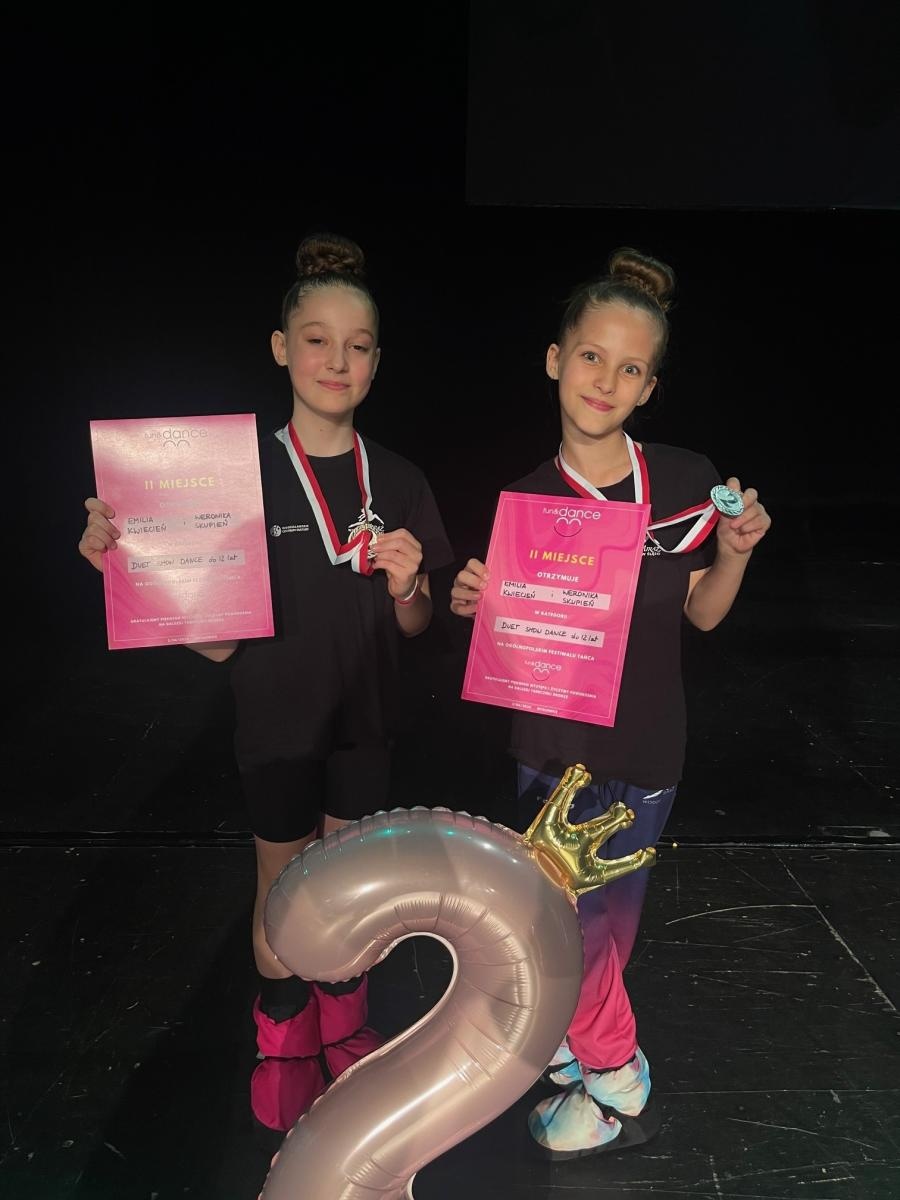 Zdjęcie w galerii na portalu naszwodzislaw.com: 20 medali dla zespołu Miraż w Mysłowicach wiadomości z regionu