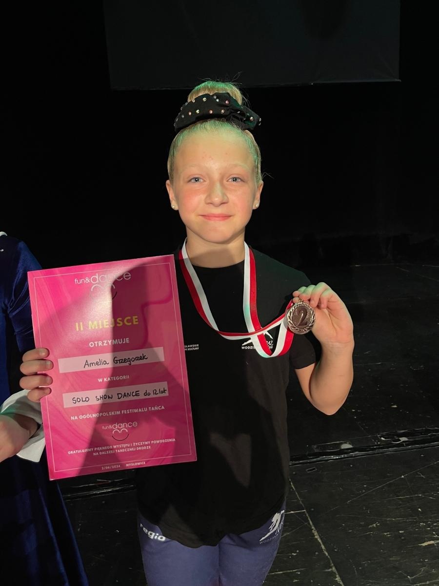 Zdjęcie w galerii na portalu naszwodzislaw.com: 20 medali dla zespołu Miraż w Mysłowicach wiadomości z regionu