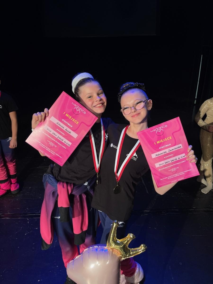 Zdjęcie w galerii na portalu naszwodzislaw.com: 20 medali dla zespołu Miraż w Mysłowicach wiadomości z regionu
