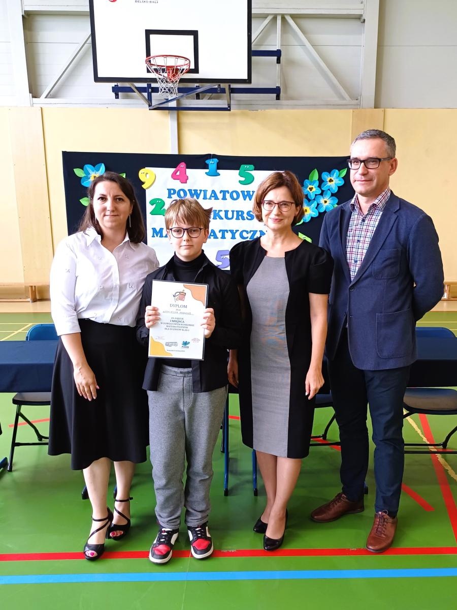 Zdjęcie w galerii na portalu naszwodzislaw.com: Poznajcie laureatów Powiatowego Konkursu Matematycznego wiadomości z regionu
