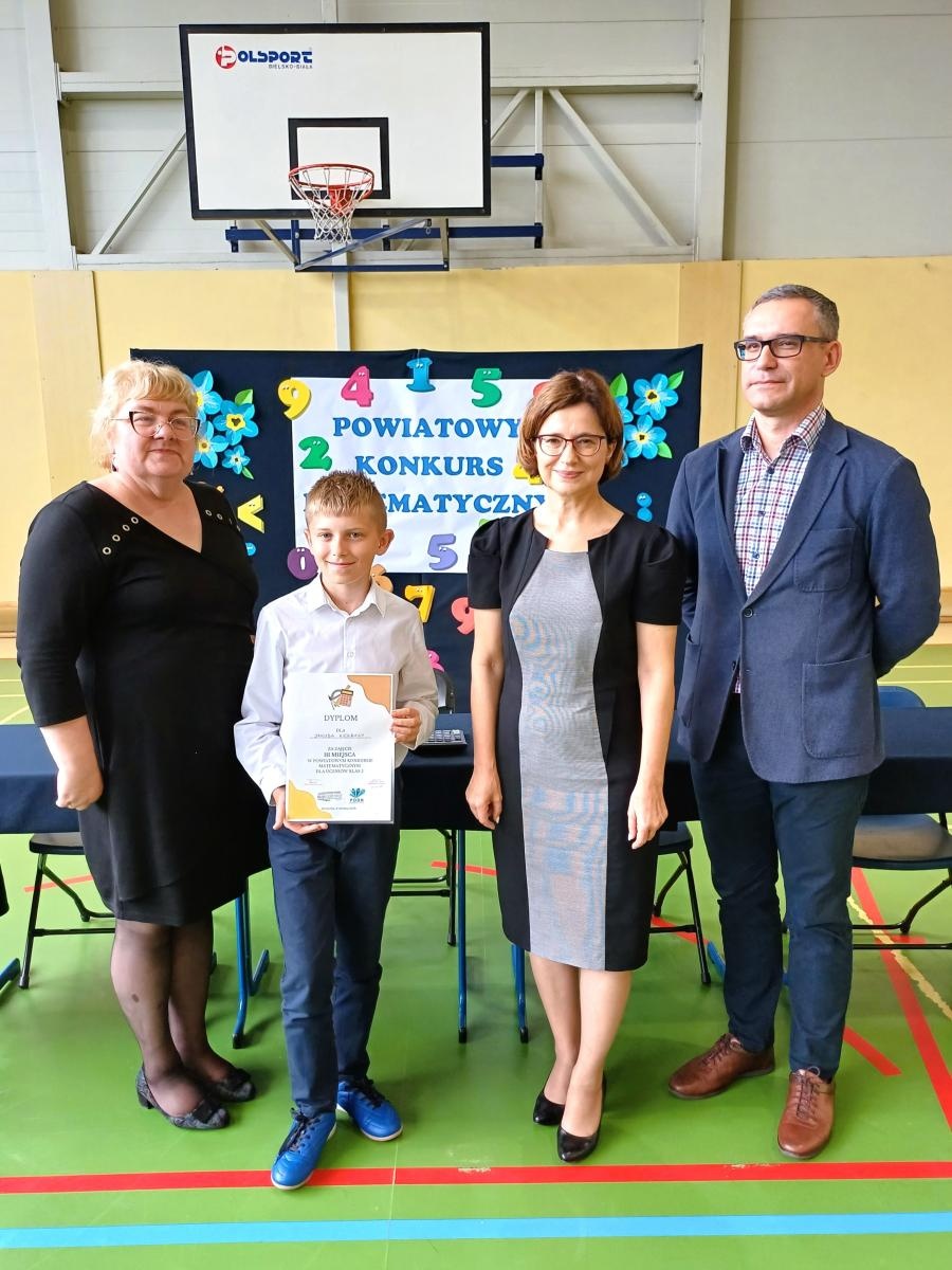 Zdjęcie w galerii na portalu naszwodzislaw.com: Poznajcie laureatów Powiatowego Konkursu Matematycznego wiadomości z regionu