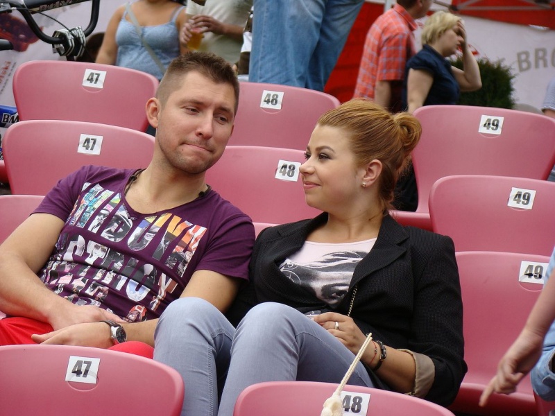 Zdjęcie w galerii na portalu naszwodzislaw.com: Farna śpiewała w krawacie od fanów wiadomości z regionu