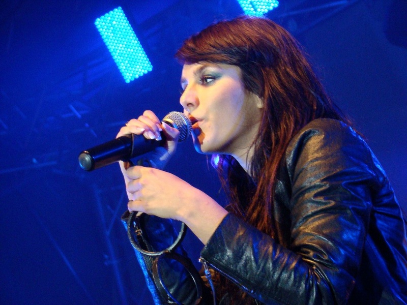 Zdjęcie w galerii na portalu naszwodzislaw.com: Farna śpiewała w krawacie od fanów wiadomości z regionu