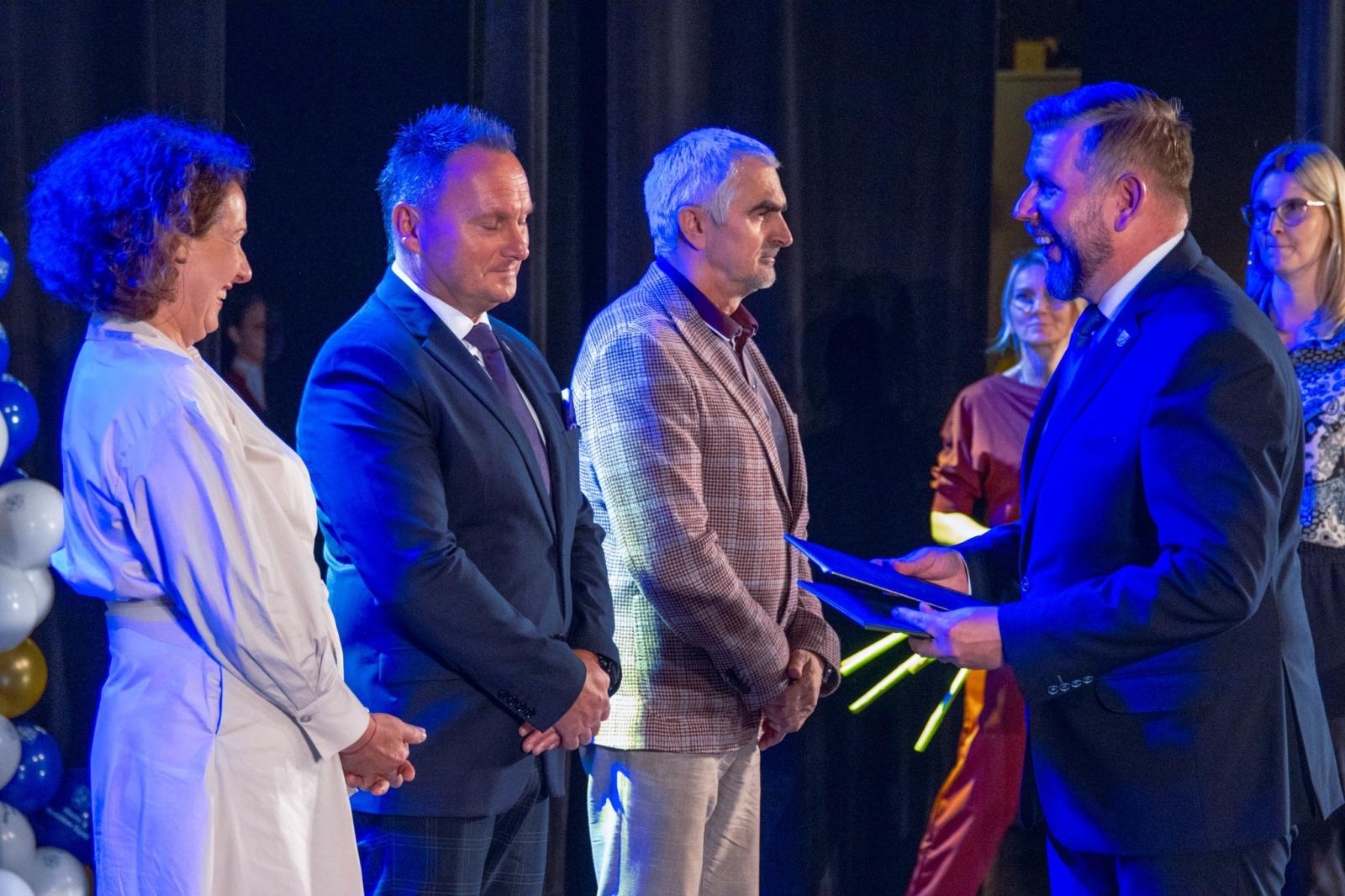 Zdjęcie w galerii na portalu naszwodzislaw.com: Poznaliśmy Sportowca i Trenera 2023 roku [FOTO] wiadomości z regionu