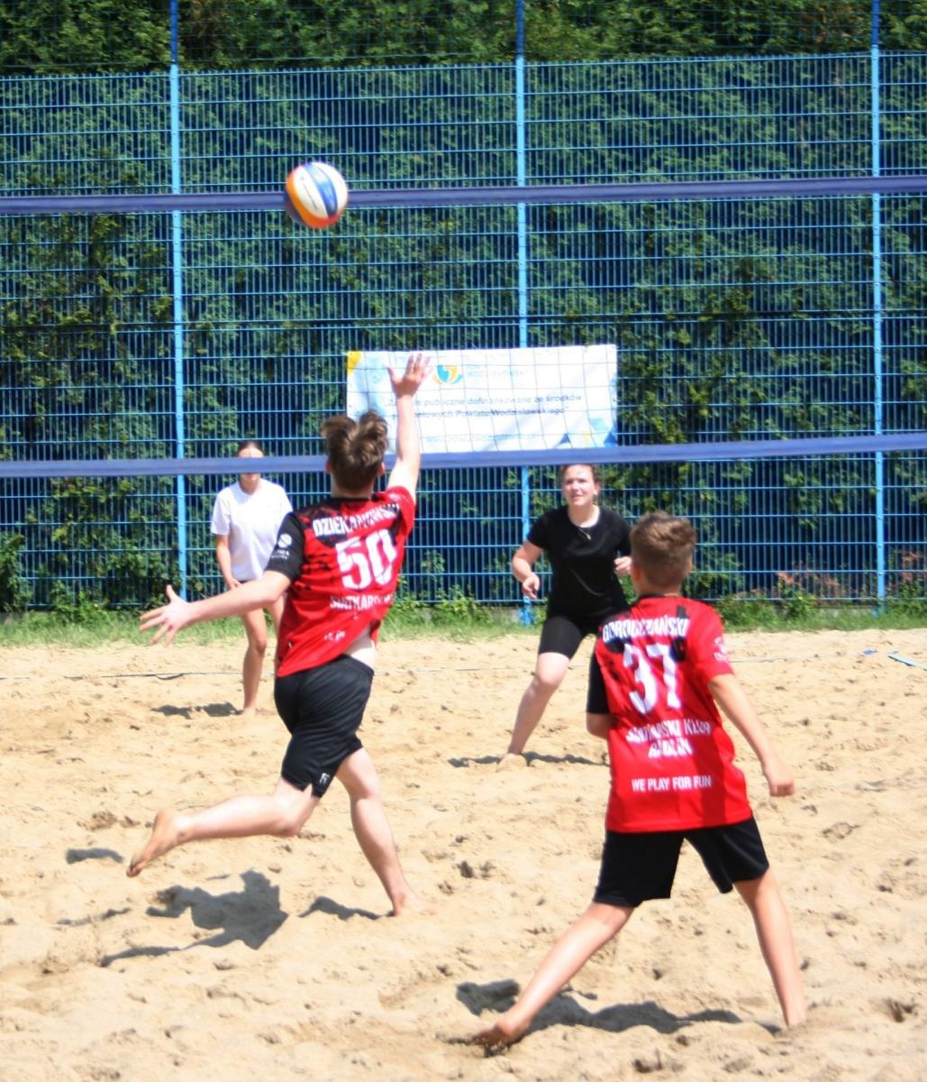 Zdjęcie w galerii na portalu naszwodzislaw.com: Ruszyło Grand Prix w siatkówce plażowej wiadomości z regionu