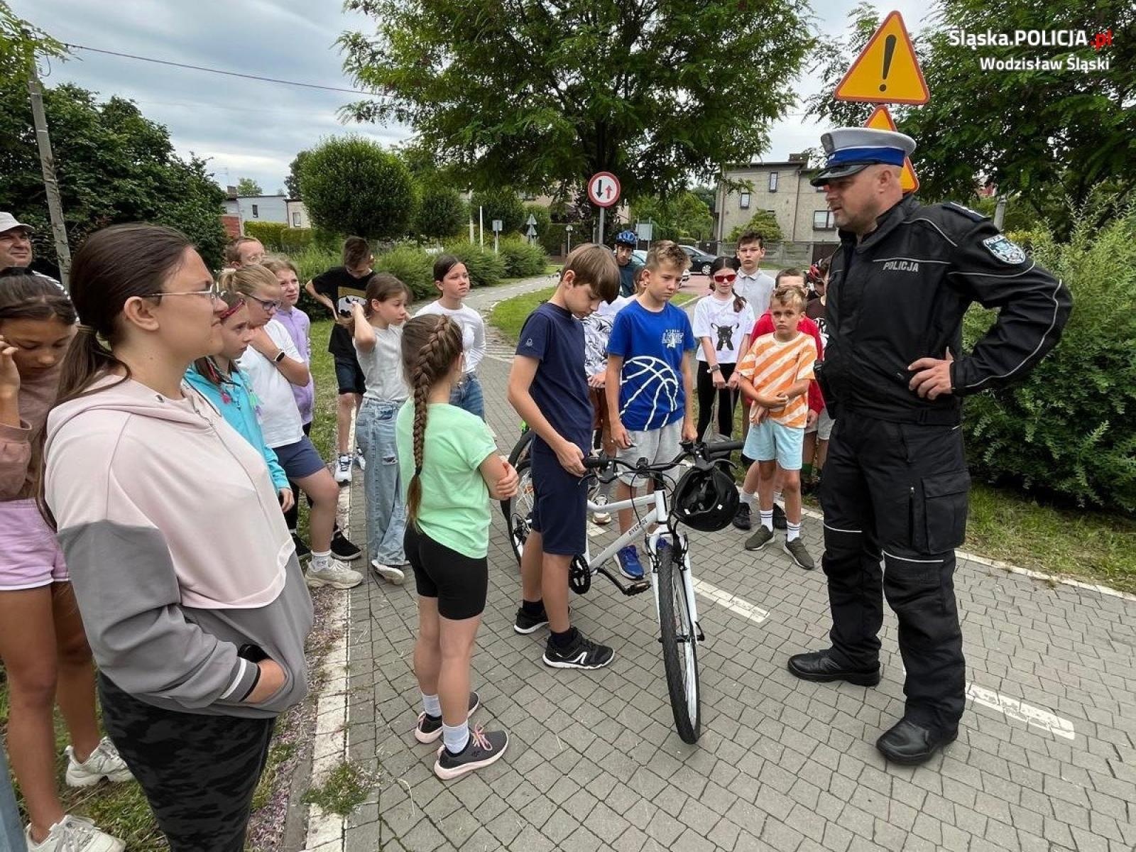 Zdjęcie w galerii na portalu naszwodzislaw.com: Uczniowie z Radlina zdawali egzamin na swe pierwsze w życiu prawko wiadomości z regionu