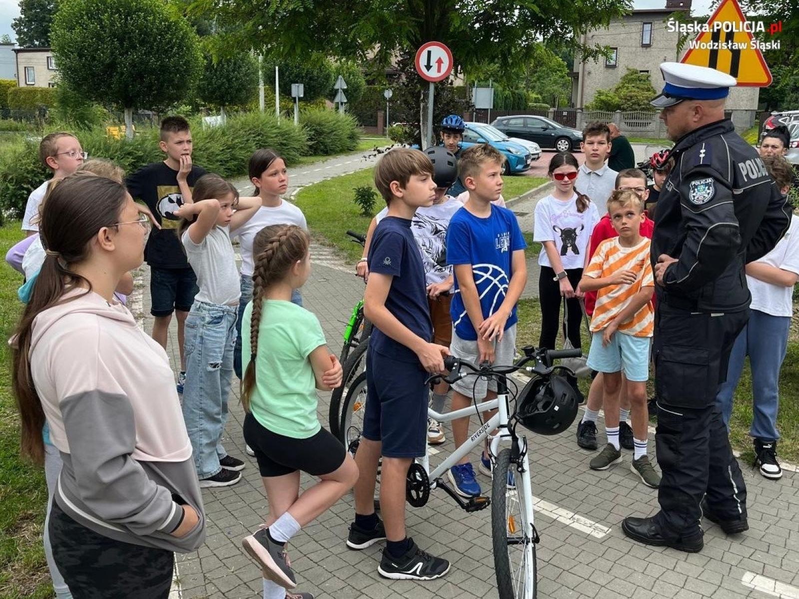 Zdjęcie w galerii na portalu naszwodzislaw.com: Uczniowie z Radlina zdawali egzamin na swe pierwsze w życiu prawko wiadomości z regionu