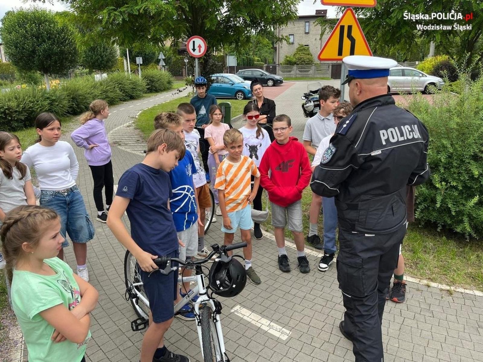 Zdjęcie w galerii na portalu naszwodzislaw.com: Uczniowie z Radlina zdawali egzamin na swe pierwsze w życiu prawko wiadomości z regionu