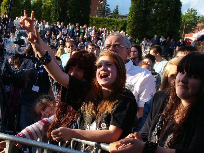 Zdjęcie w galerii na portalu naszwodzislaw.com: Dwie Kaśki rozbujały miasto wiadomości z regionu